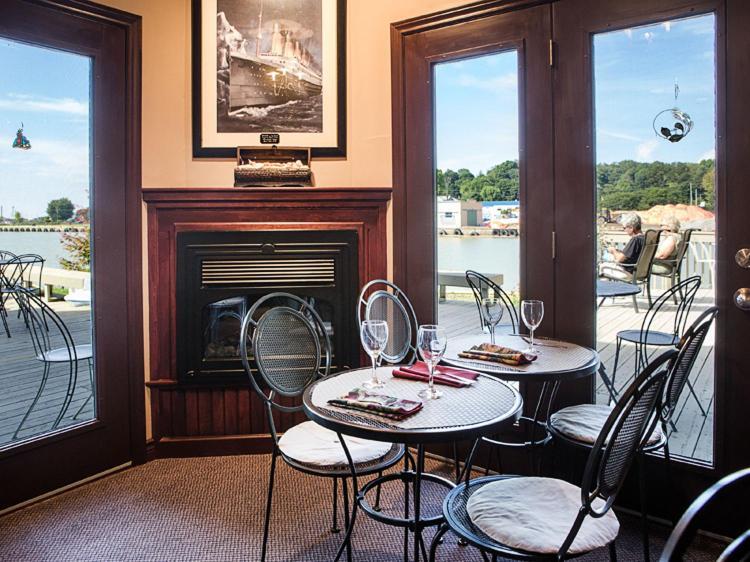 Inn On The Harbour And Telegraph House Port Stanley Eksteriør billede